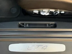 Porsche Cayman 718 GT4 2022