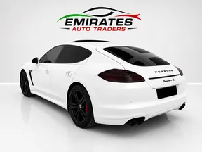 Porsche Panamera 4S 2011