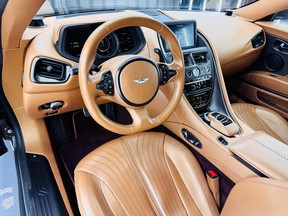 Aston Martin DB11 2018