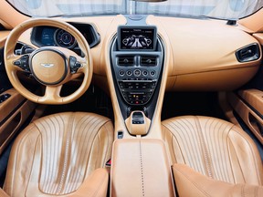 Aston Martin DB11 2018