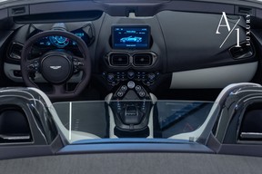 Aston Martin V8 Vantage 2021