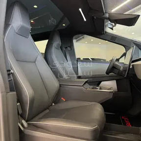 Tesla Cybertruck 2025