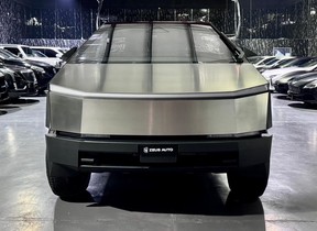 Tesla Cybertruck 2026