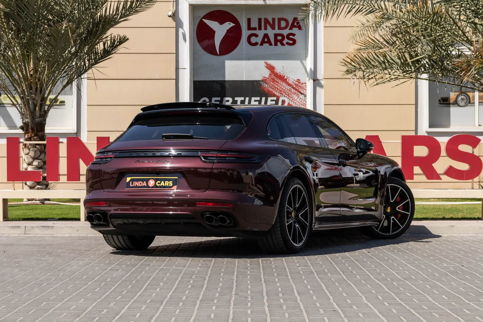 Porsche Panamera Turbo Sport Turismo 2018 | 价格：279750 AED