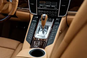 Porsche Panamera GTS 2013