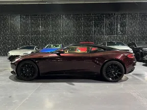 Aston Martin DB11 2018