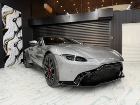 Aston Martin V8 Vantage 2019