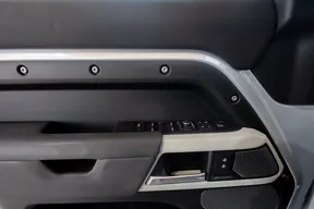 Land Rover Defender 110 2021