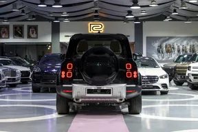 Land Rover Defender 2024