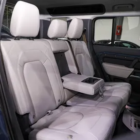 Land Rover Defender 110 2026