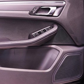 Porsche Macan T 2024