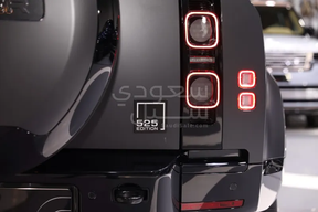 Land Rover Defender 110 2025