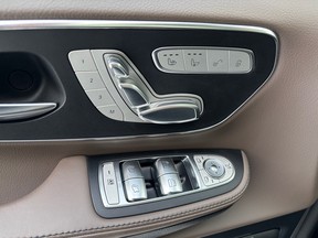 Mercedes-Benz V-Class 300 2022