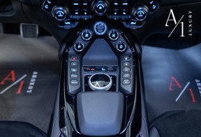 Aston Martin V8 Vantage 2022