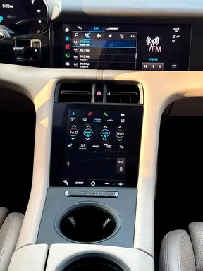 Porsche Taycan 2022