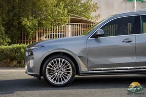 BMW X7 40 2023