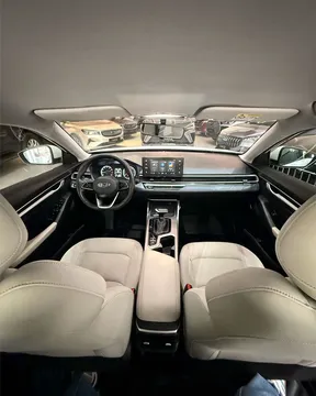 Geely Emgrand 2025