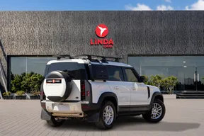 Land Rover Defender 110 2021