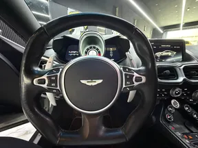 Aston Martin V8 Vantage 2019