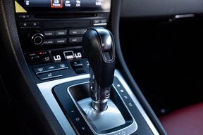 Porsche Cayman 718 2024