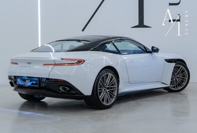 Aston Martin DB12 2026