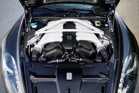 Aston Martin Vanquish 2016