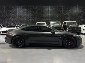 Porsche Taycan GTS 2023