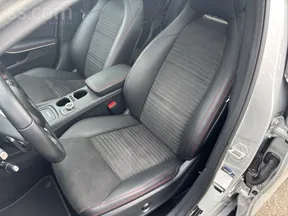 Mercedes-Benz GLA 200 2015