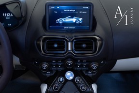Aston Martin V8 Vantage 2021