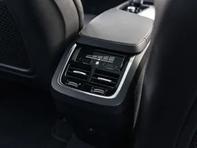 Volvo XC90 B5 2023