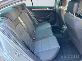 Volkswagen Passat 2021