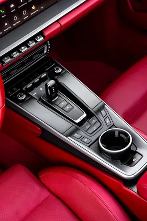 Porsche 911 Carrera 4 GTS 2024