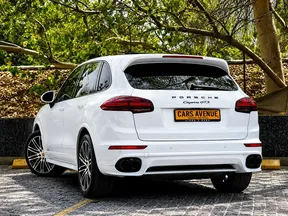 Porsche Cayenne GTS 2016