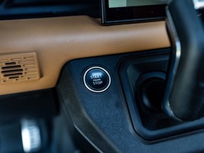 Land Rover Defender 110 2024