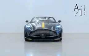 Aston Martin DB12 2025