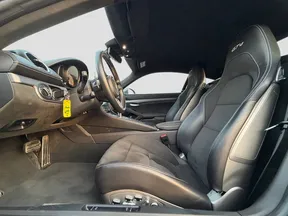 Porsche Cayman 718 GT4 2022