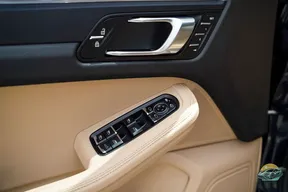 Porsche Macan 2021