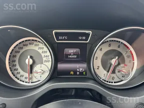 Mercedes-Benz GLA 200 2015