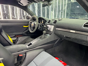 Porsche Cayman 718 GT4 2022