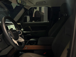 Land Rover Defender 110 2024