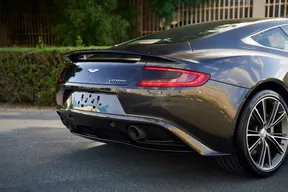 Aston Martin Vanquish 2016