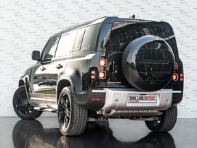 Land Rover Defender 110 2024