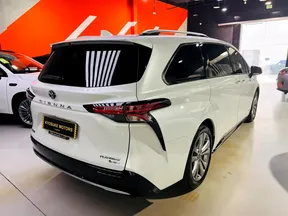 Toyota Sienna / Granvia 2025