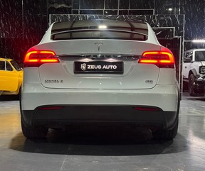 Tesla Model X 2018