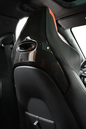 Aston Martin DBX 2023