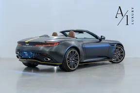 Aston Martin DB12 2025
