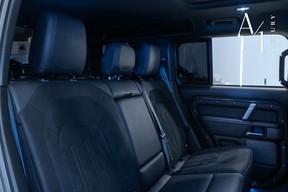 Land Rover Defender 110 2023