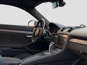 Porsche Cayman 718 GT4 2022