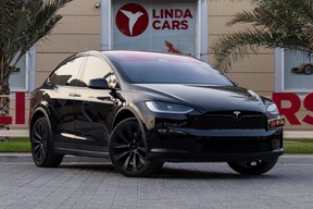 Tesla Model X 2024