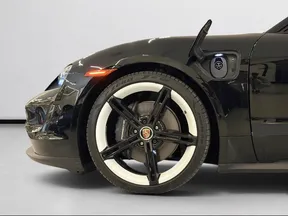 Porsche Taycan 2023